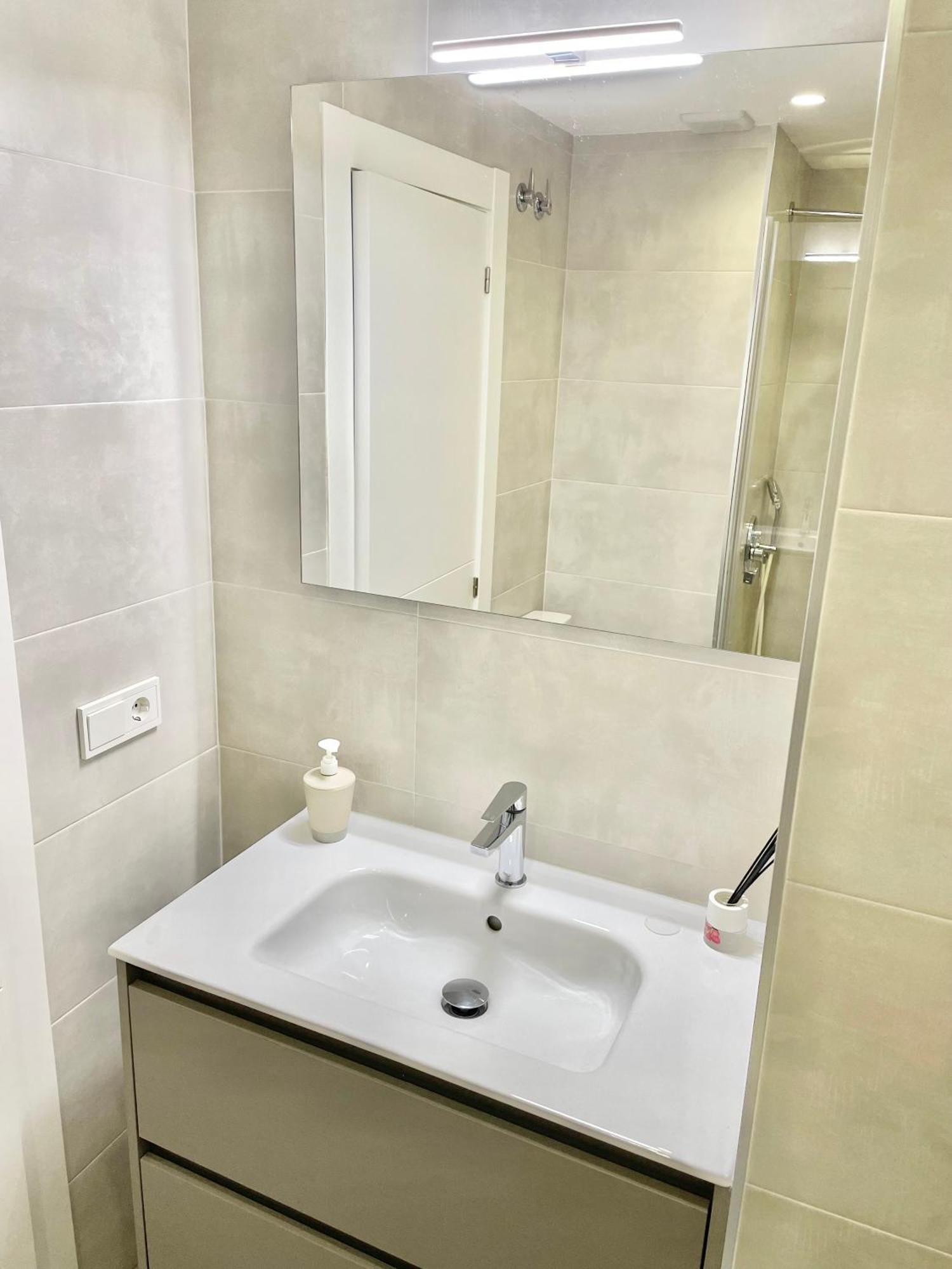 Apartamento San Lorenzo Playa. Vistas Al Mar. Gijon Bagian luar foto