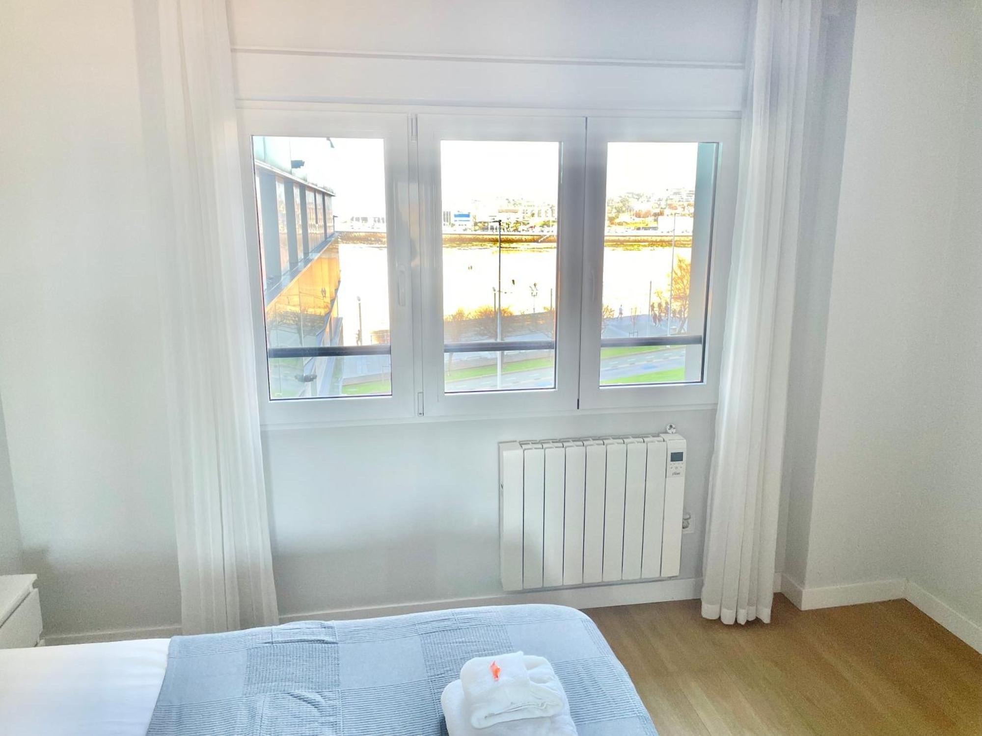 Apartamento San Lorenzo Playa. Vistas Al Mar. Gijon Bagian luar foto