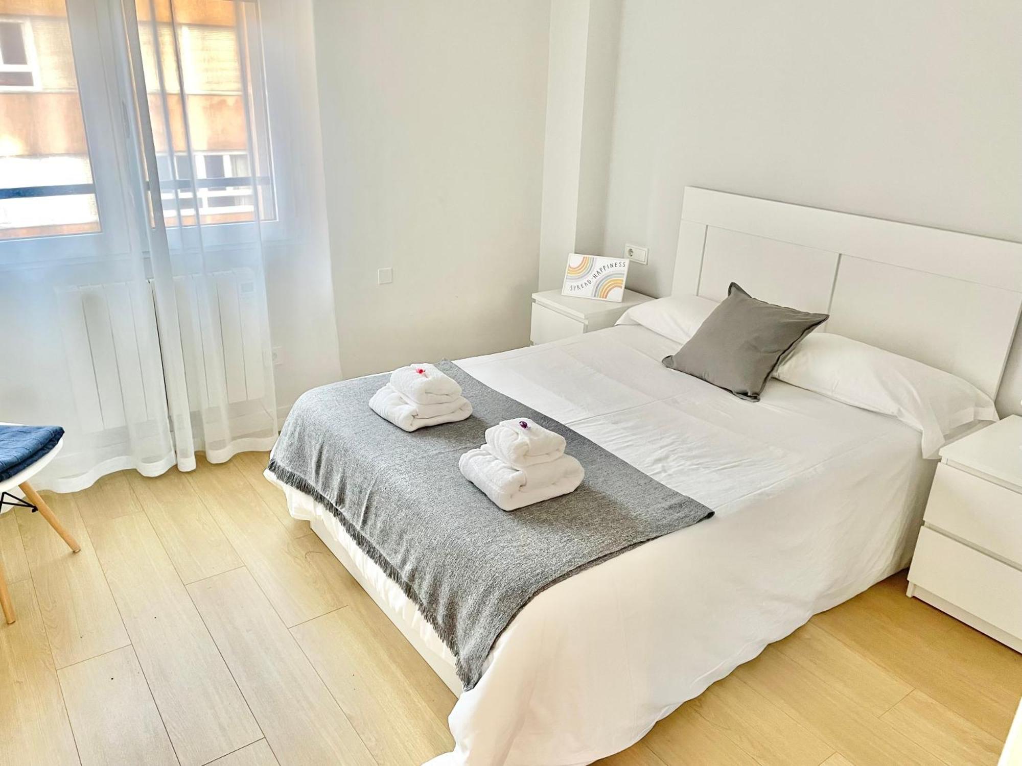 Apartamento San Lorenzo Playa. Vistas Al Mar. Gijon Bagian luar foto