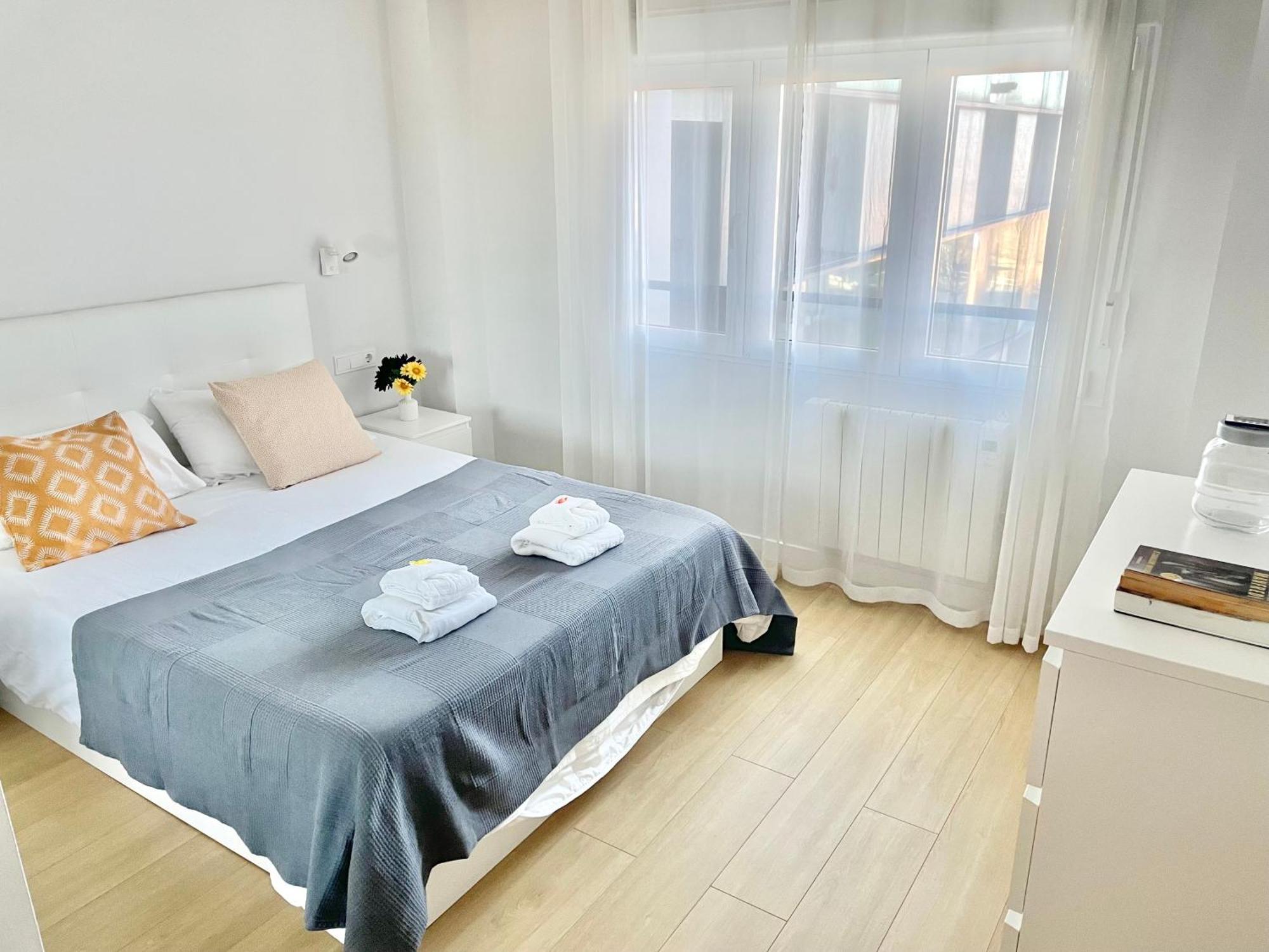 Apartamento San Lorenzo Playa. Vistas Al Mar. Gijon Bagian luar foto